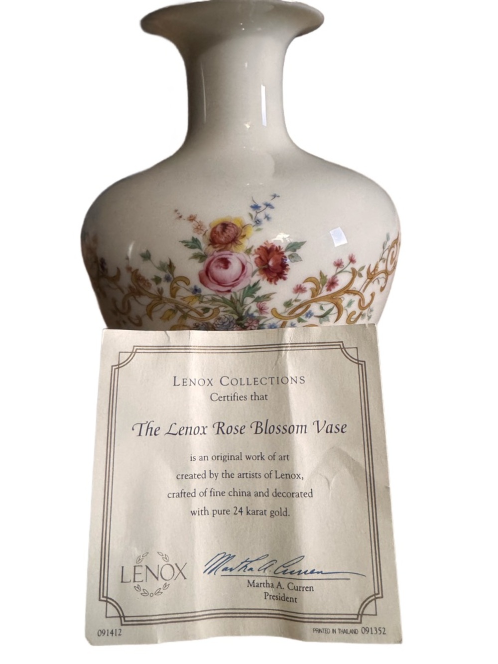 Lenox Queen's Garden Vase-like new condition. - Picture 6 of 10